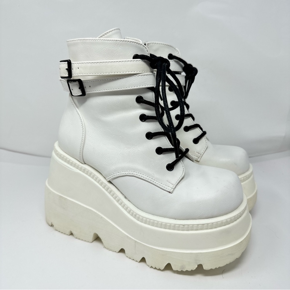Demonia Shaker 52 White Platform Boots